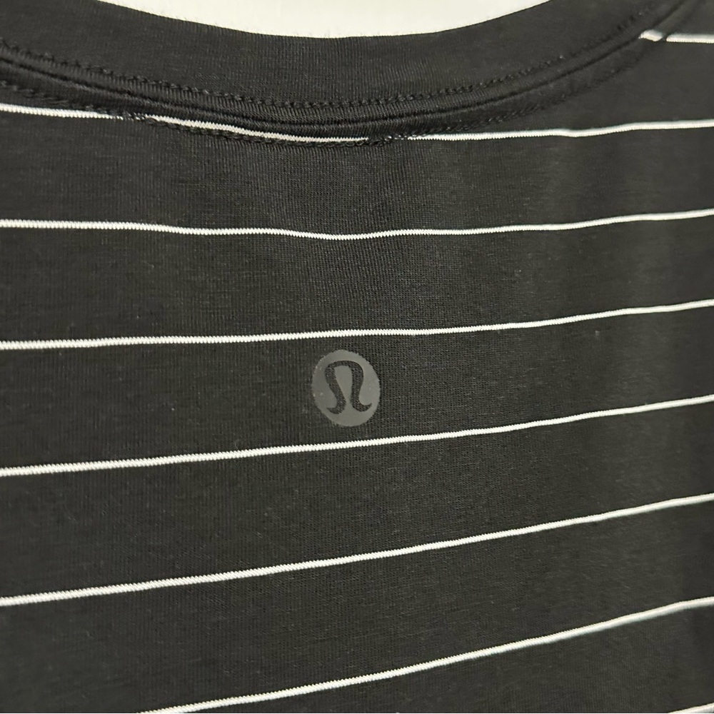 Lululemon Love‎ Crewneck T-Shirt Short Serve Stripe Black White - Picture 8 of 8